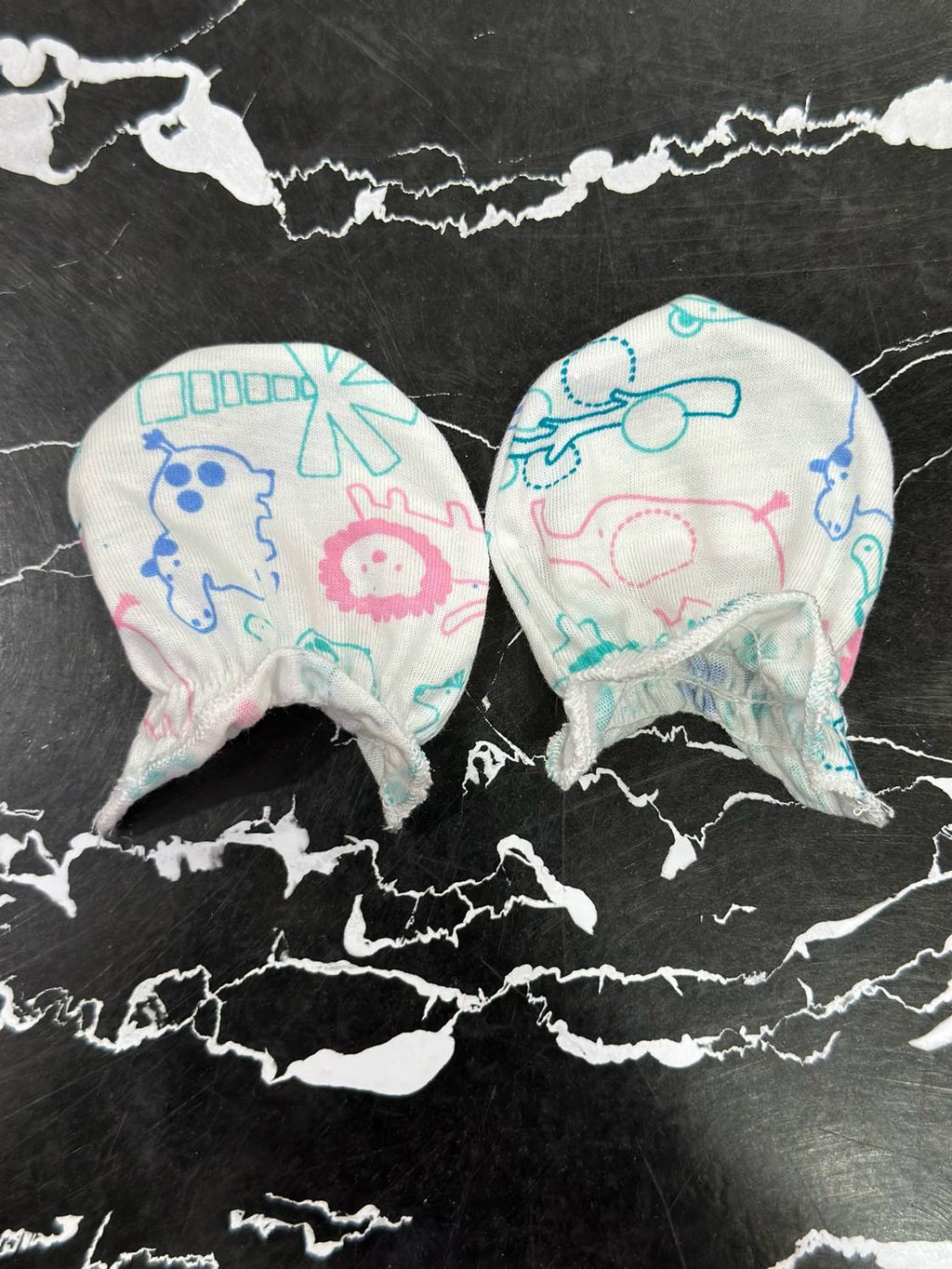 Newborn Baby Printed Mittens – Soft, Safe & Snug!