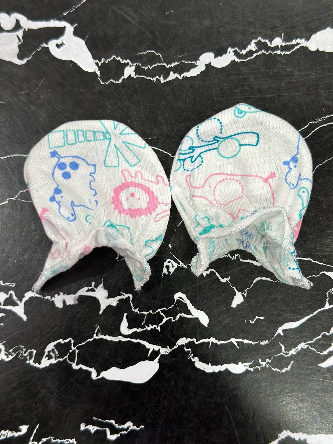 Newborn Baby Printed Mittens – Soft, Safe & Snug!
