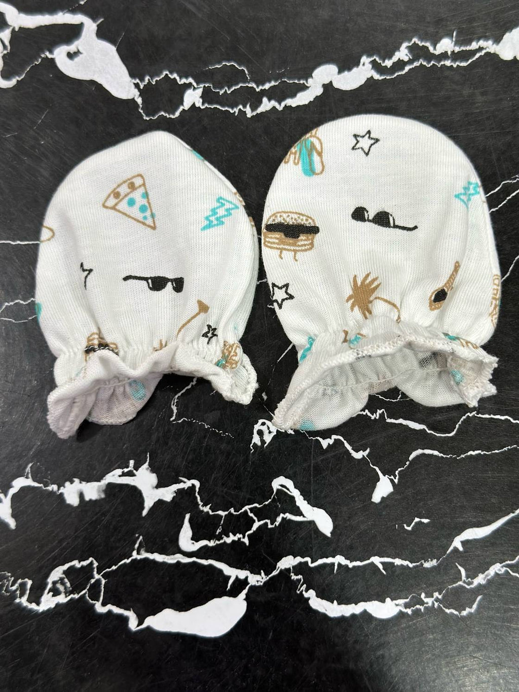 Newborn Baby Printed Mittens – Soft, Safe & Snug!
