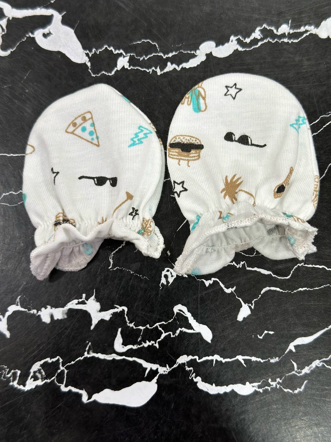 Newborn Baby Printed Mittens – Soft, Safe & Snug!