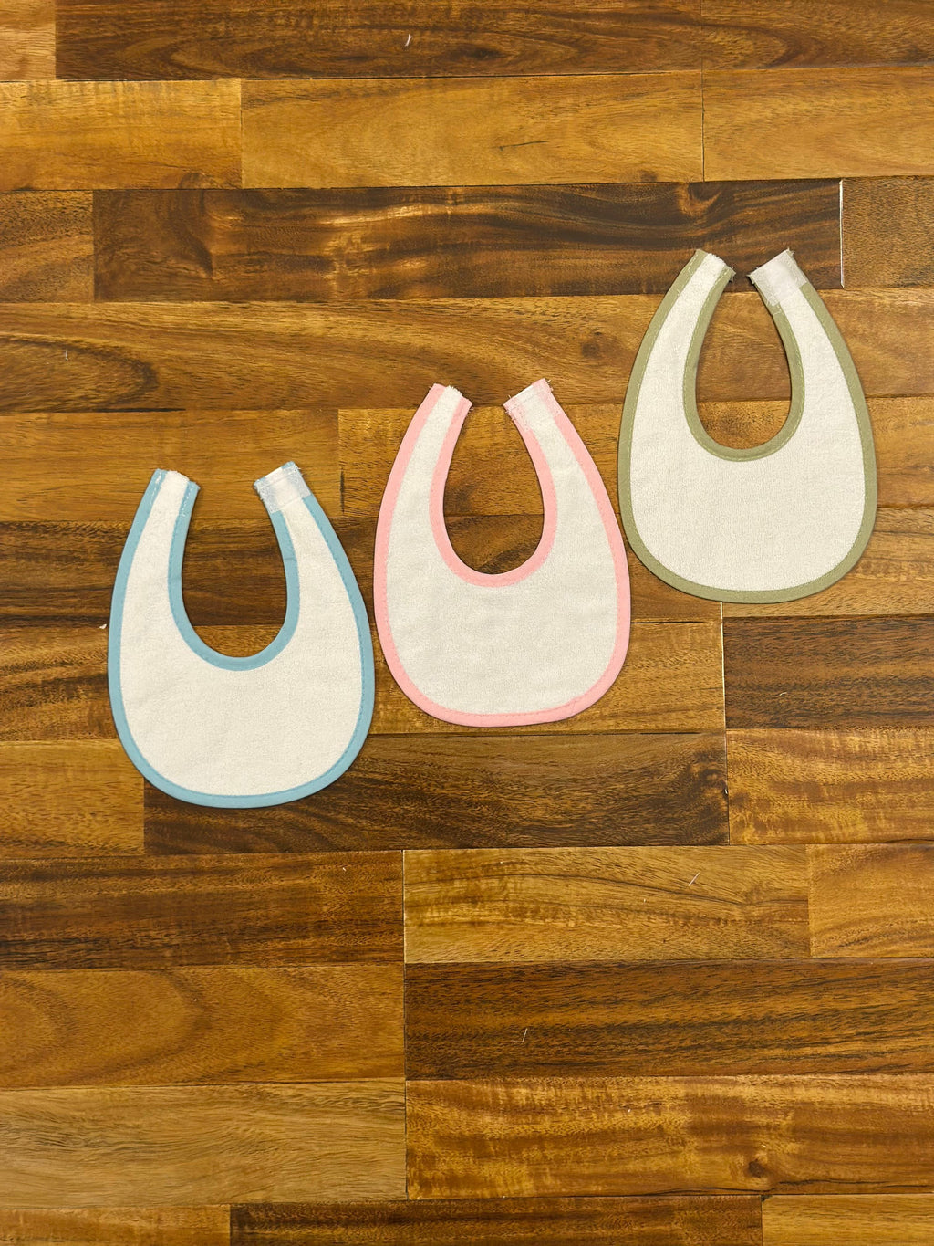 Baby Bibs Plain Stick-On – Set of 3
